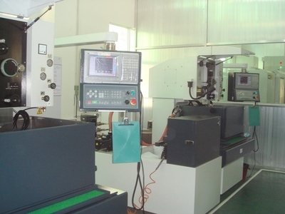 精密互联 接插件模具设计与制造工艺探析